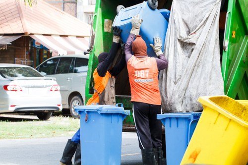 Efficient commercial waste disposal in Hainault